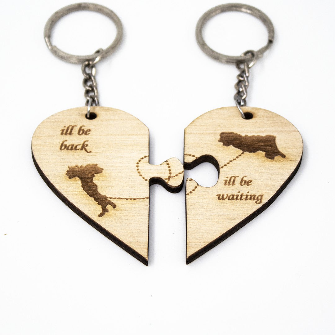 Wooderland wooden heart puzzle keyrings for couples with engraved Italy map and I will be waiting text